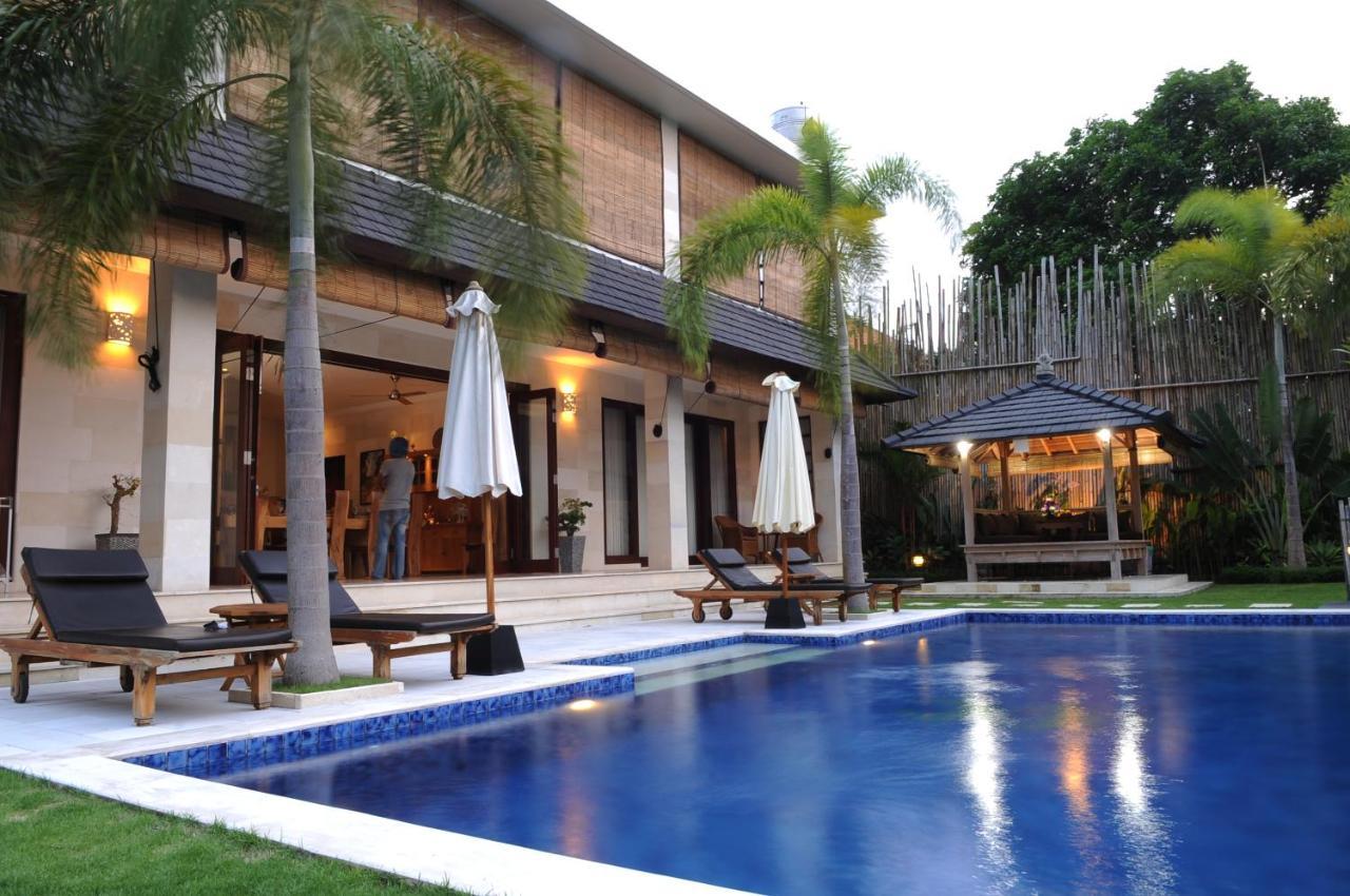 Villa Dikebun Ungasan Esterno foto